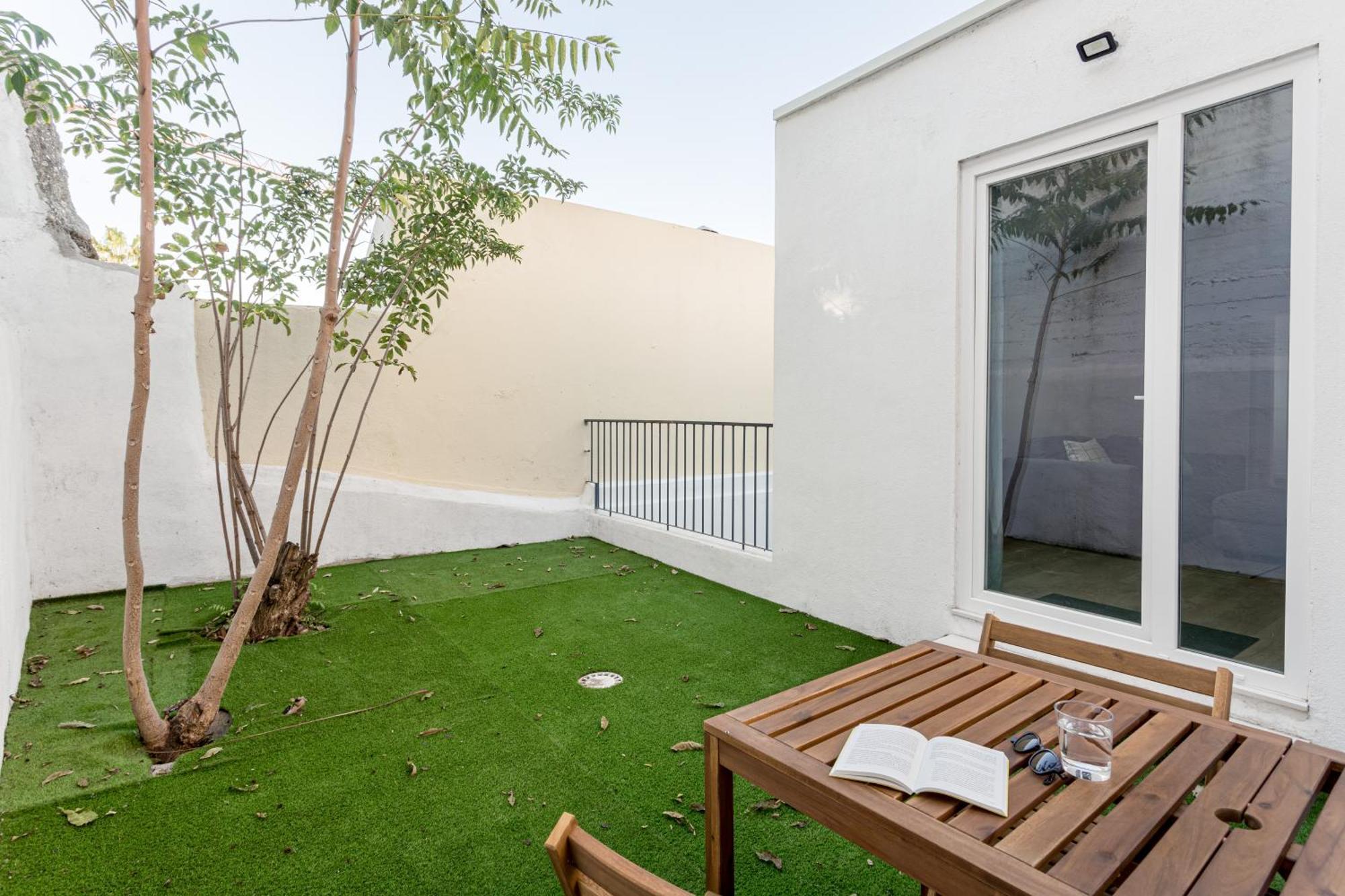 Joivy Minimalistic Apt W Patio In Principe Real 리스본 외부 사진